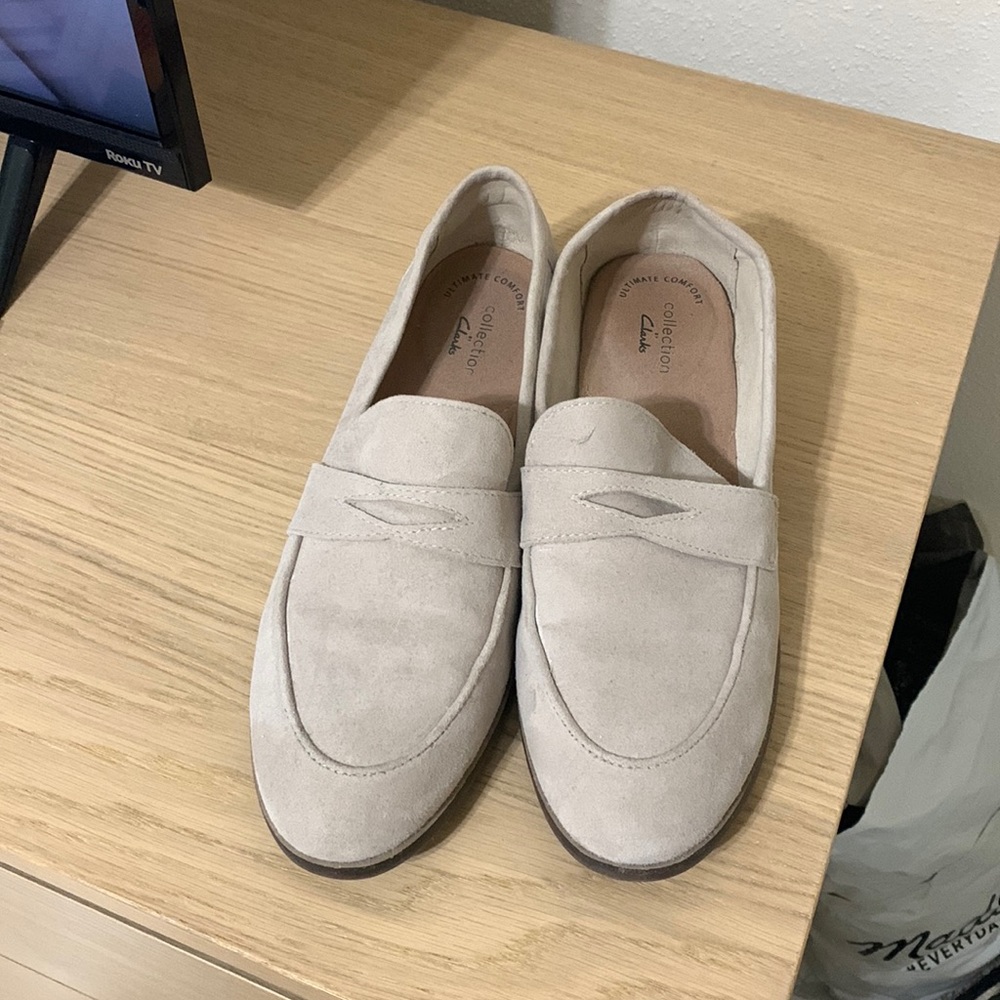 Barely worn tan loafers!